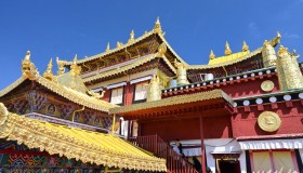 香格里拉–噶丹松贊林寺