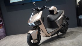 【採訪】Gogoro Pulse星宇航空特仕版送同車色聯名安全帽、飛行夾克